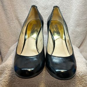 Michael Michael Kors Women’s Black Leather Round Toe Pumps 10M